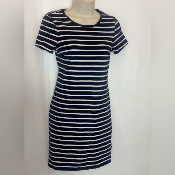 2 Dresses. Old Navy Black and White. Fashion Nova Black - Picture 3 of 15